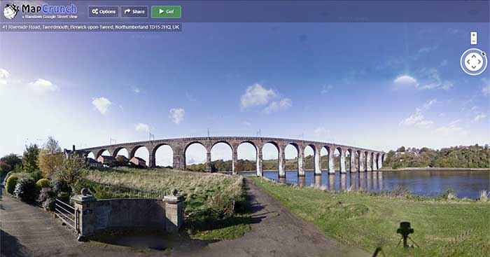 Khám phá các địa điểm thế giới thông qua Google Street View của MapCrunch web